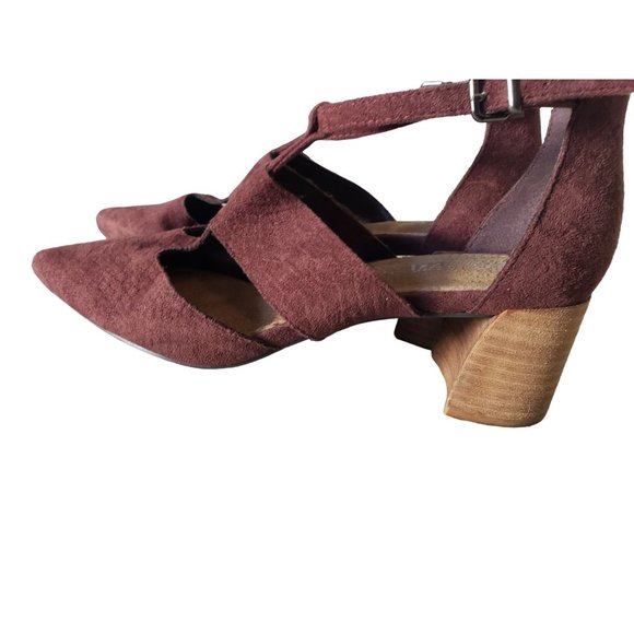 MI IM HEELS SIZE 9US POINTED TOE , STACKED BLOCK HEEL T STRAP BURGANDY - Picture 5 of 12